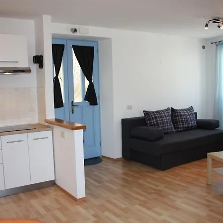 Appartement App Nirvana Mit Garten In Der Altstadt Von Vrsar