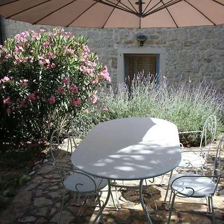 App Nirvana Mit Garten In Der Altstadt Von Apartment Vrsar