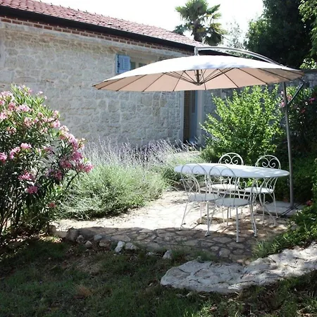 App Nirvana Mit Garten In Der Altstadt Von Apartment Vrsar